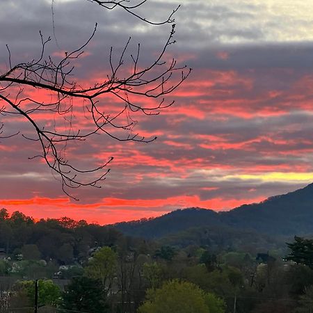 Oak Hill On Love Lane Bed And Breakfast Inn Waynesville Exterior foto