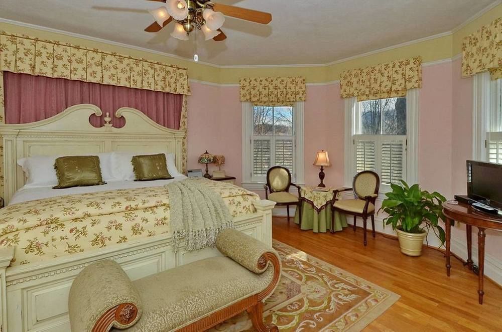 Oak Hill On Love Lane Bed And Breakfast Inn Waynesville Exterior foto