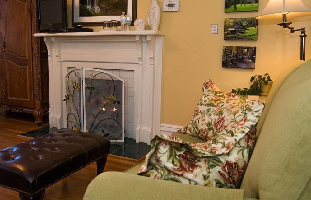 Oak Hill On Love Lane Bed And Breakfast Inn Waynesville Exterior foto