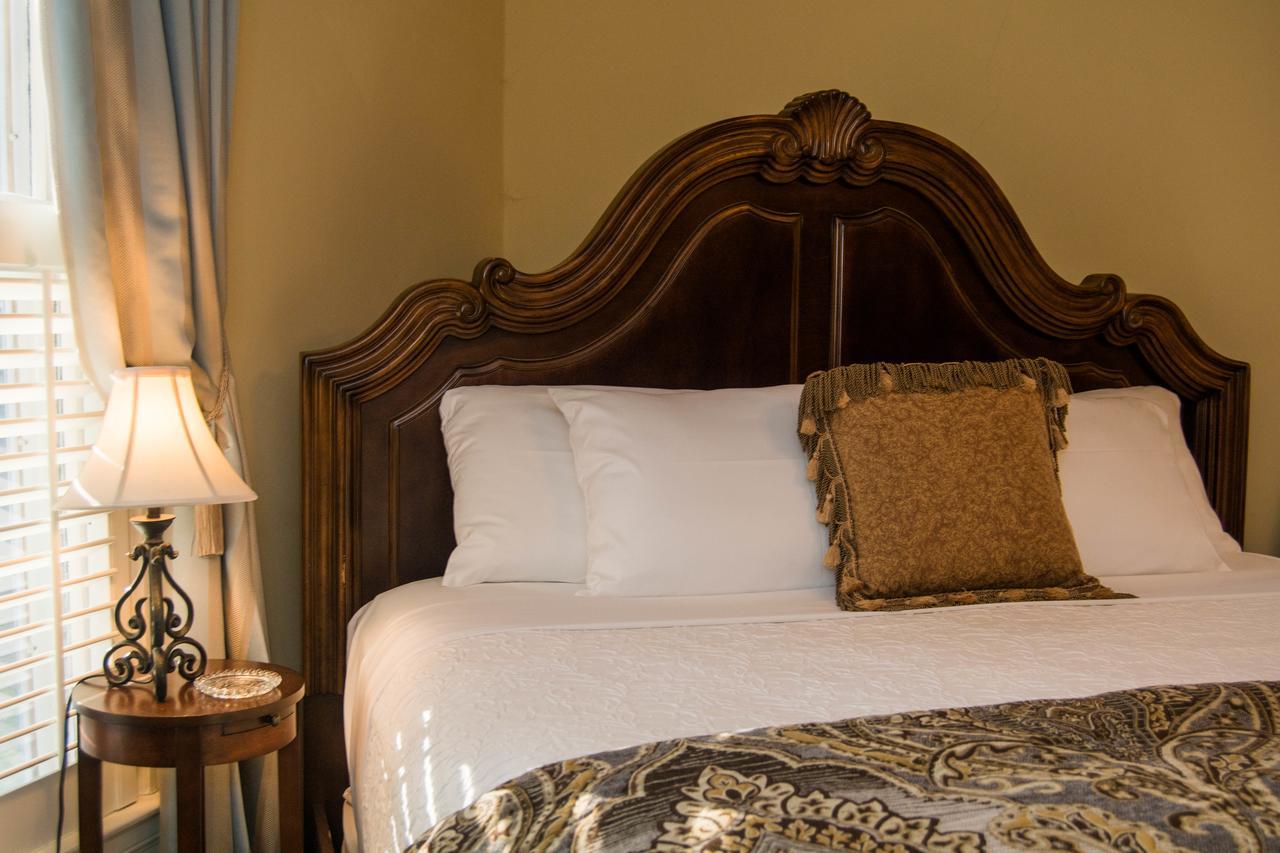 Oak Hill On Love Lane Bed And Breakfast Inn Waynesville Exterior foto