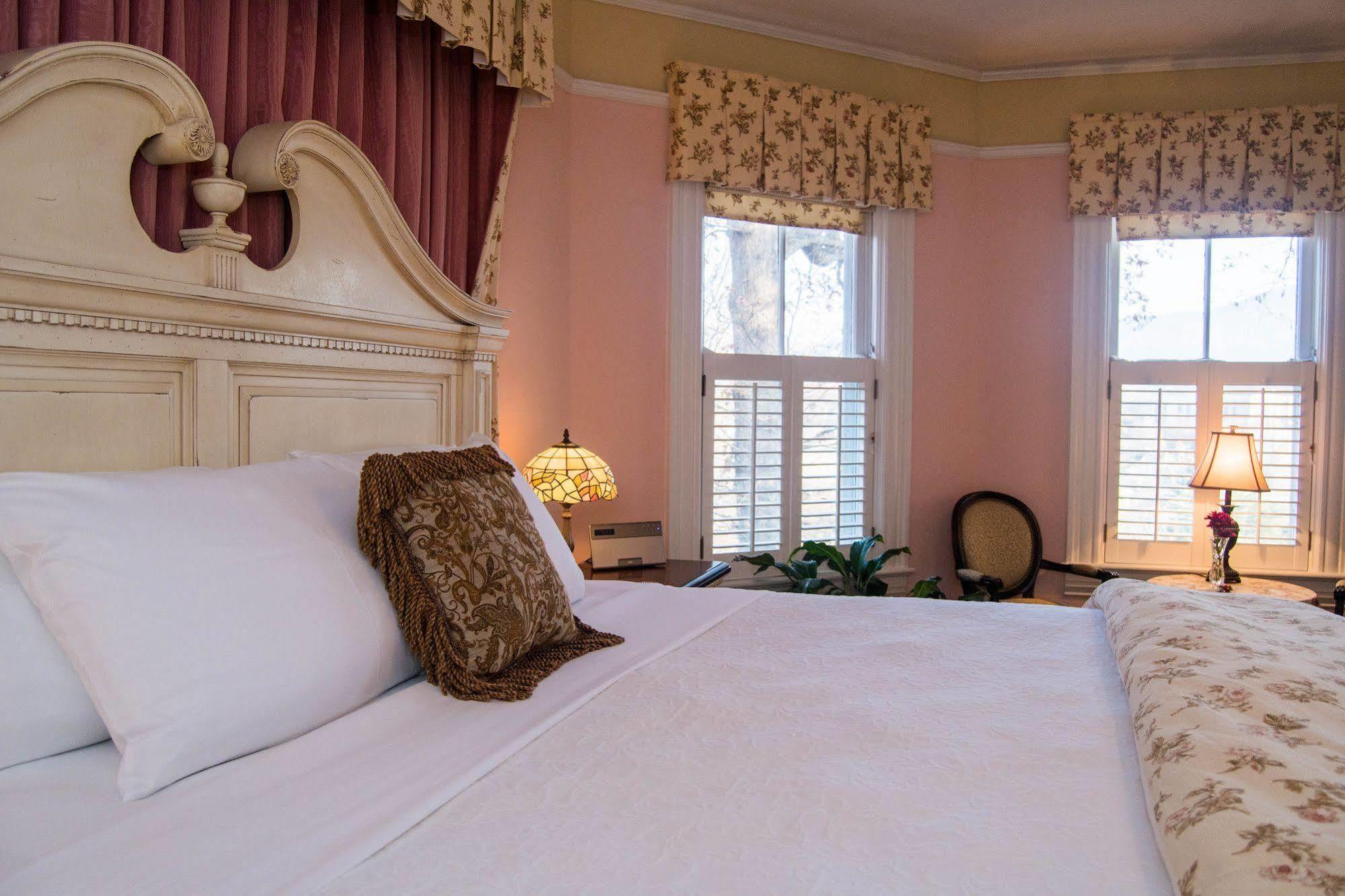 Oak Hill On Love Lane Bed And Breakfast Inn Waynesville Exterior foto