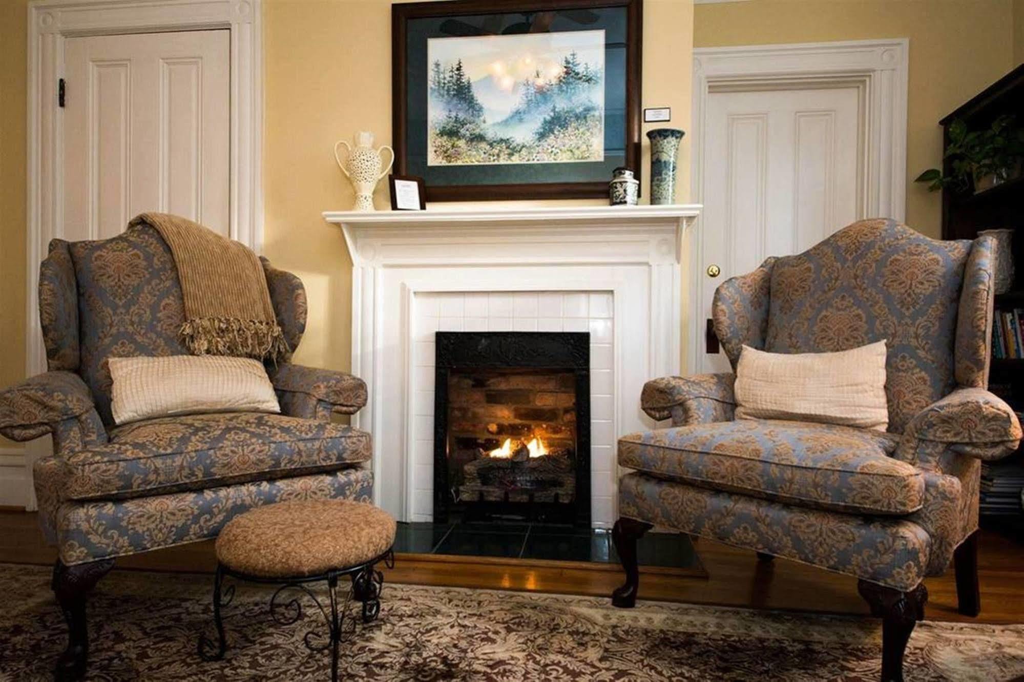 Oak Hill On Love Lane Bed And Breakfast Inn Waynesville Exterior foto