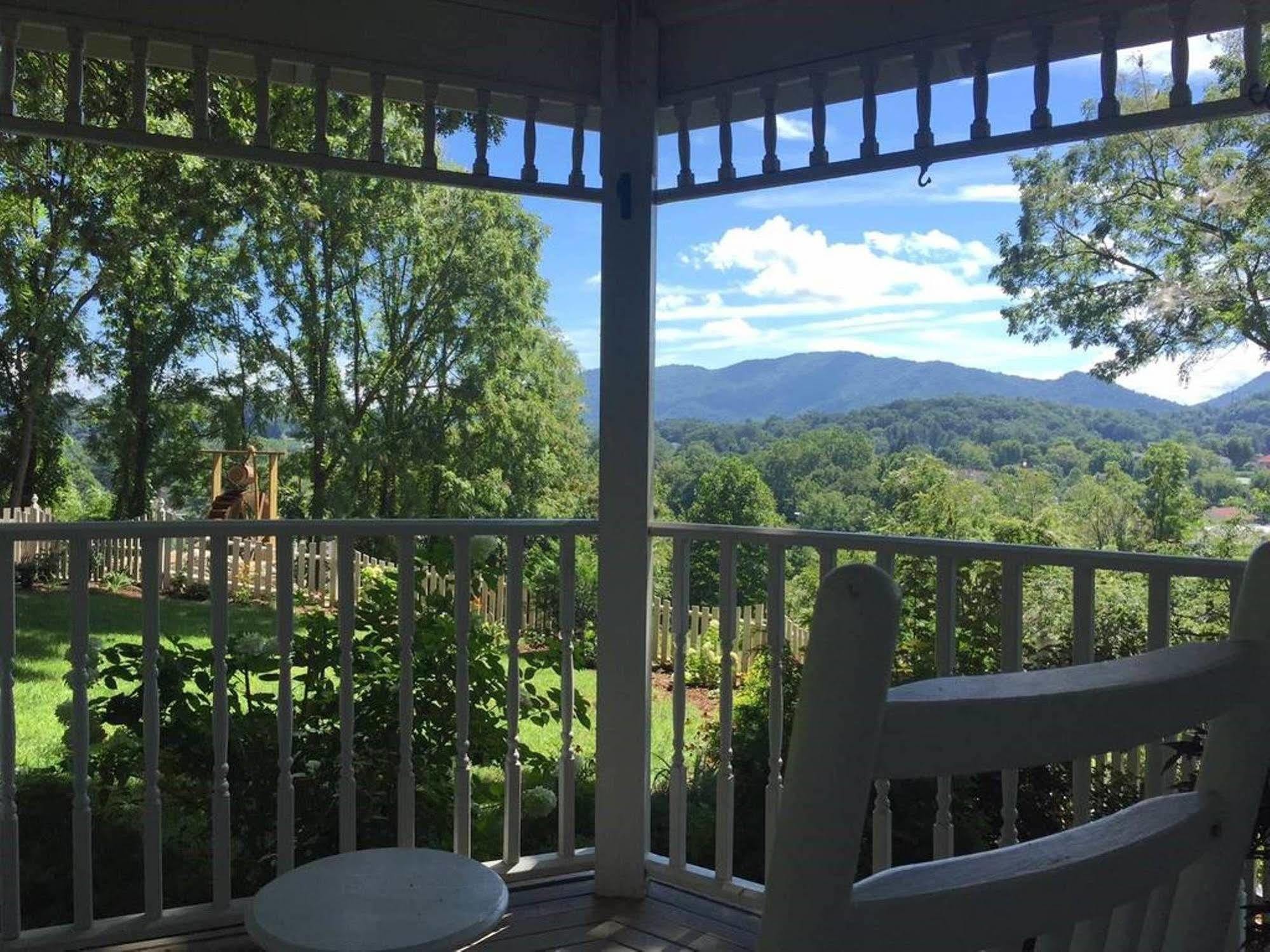 Oak Hill On Love Lane Bed And Breakfast Inn Waynesville Exterior foto