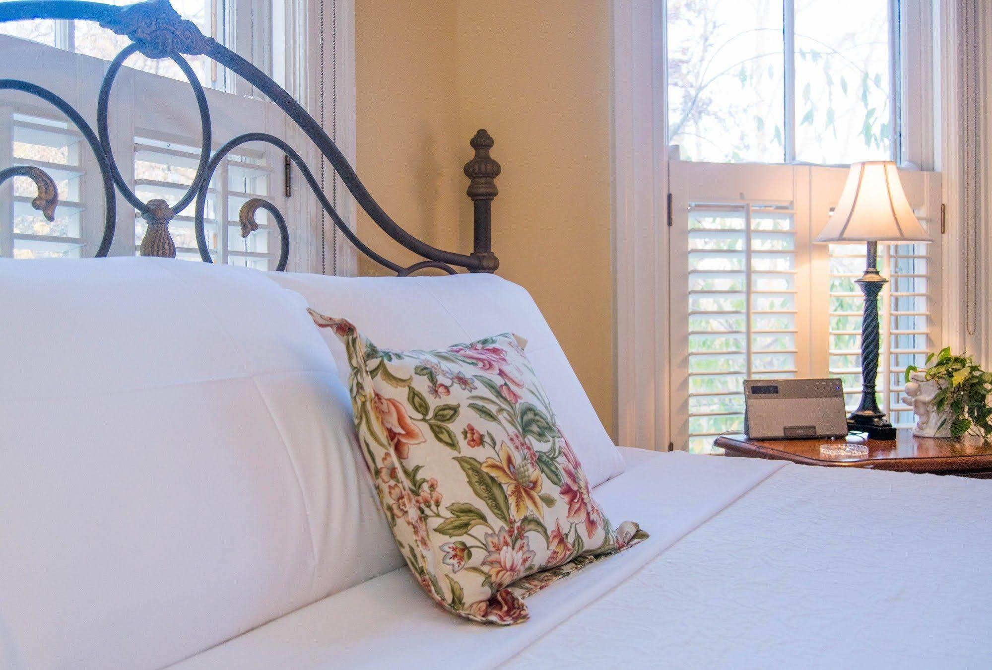 Oak Hill On Love Lane Bed And Breakfast Inn Waynesville Exterior foto