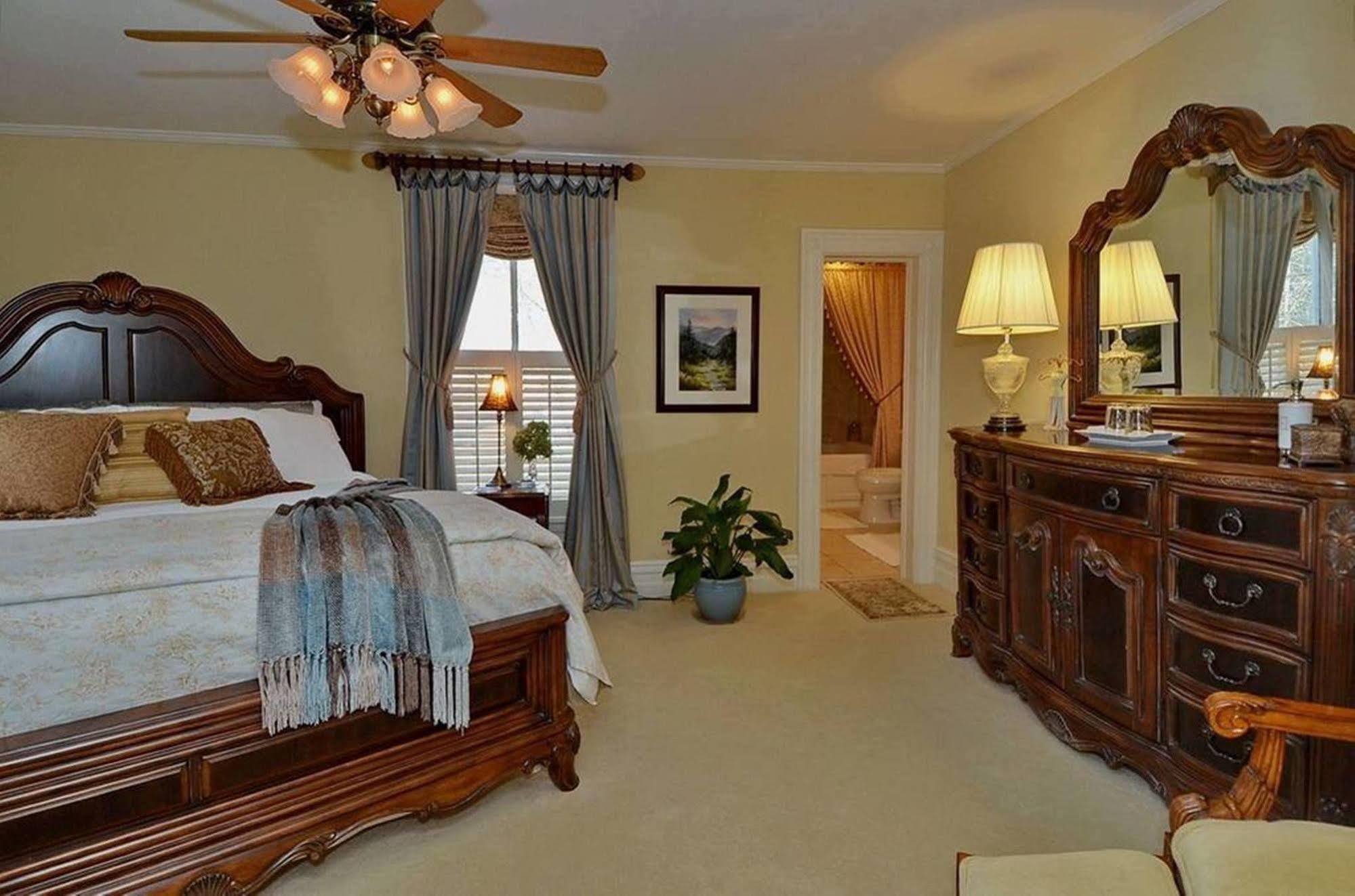 Oak Hill On Love Lane Bed And Breakfast Inn Waynesville Exterior foto